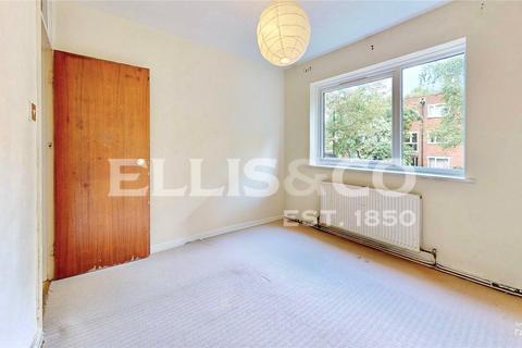 18 Crown Walk, Wembley, HA9 8HU
