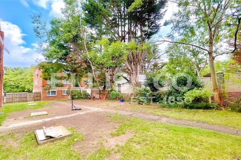 18 Crown Walk, Wembley, HA9 8HU