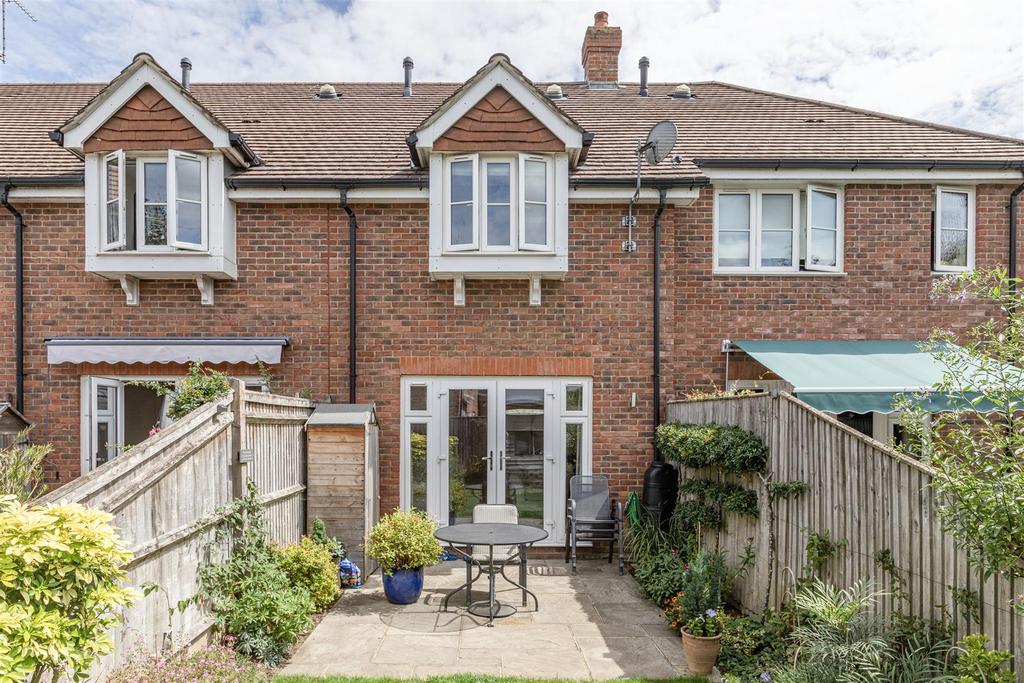 2 Kings Terrace, KT14 7 AP - 13.jpg