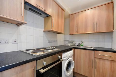 Studio to rent, Warren Court, Fitzrovia, London, NW1