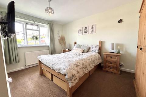 2 Bloomfield Rise, Darton, Barnsley, S75 5AB