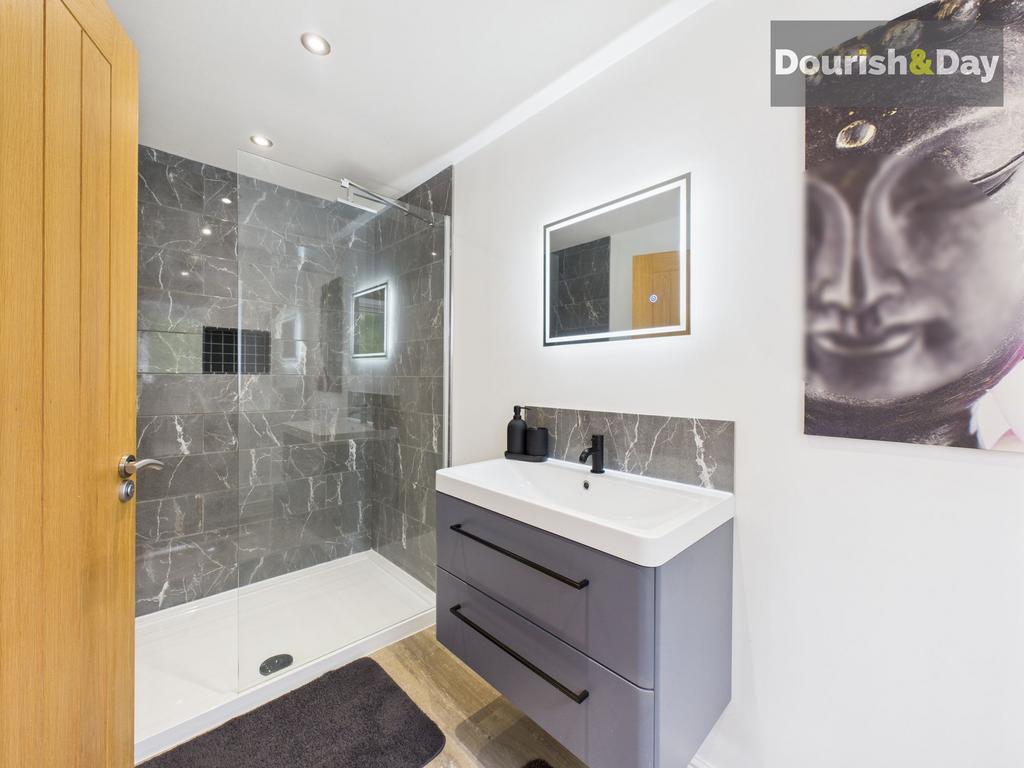 Bedroom 2 En-Suite