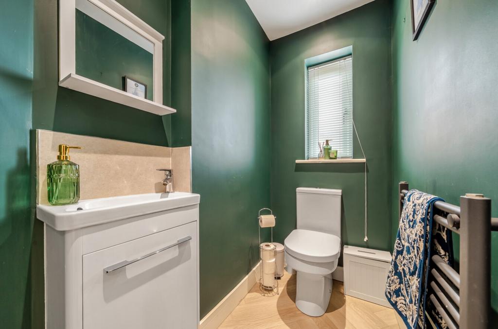 1330825-11-688801a9b87e2