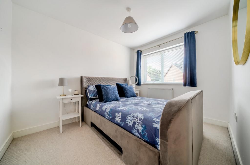 1330825-15-68880288de362