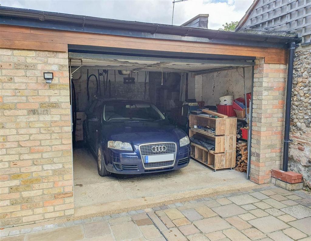Cotton End House garage-1.jpg