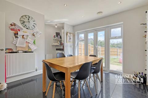3 bedroom semi-detached house for sale, Stamford Drive, Basildon, SS15