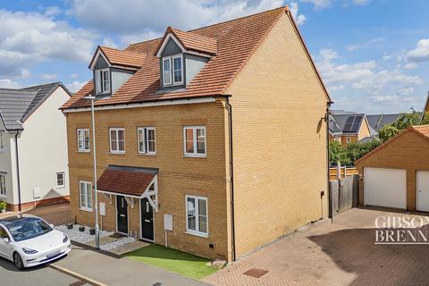 3 bedroom semi-detached house for sale, Stamford Drive, Basildon, SS15