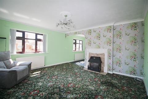 3 bedroom detached bungalow for sale, Moss Drive, Skegness