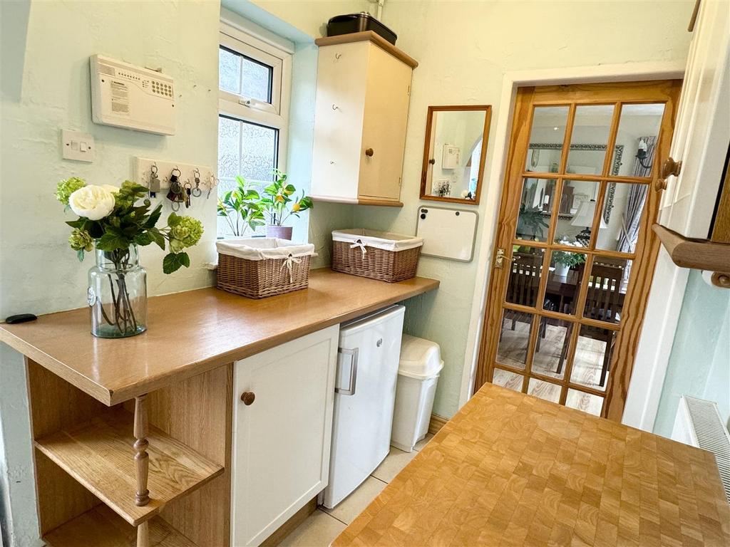 Kitchen 3.jpg