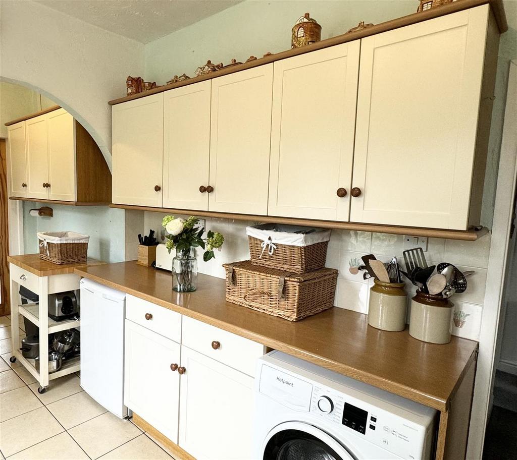 Kitchen 4.jpg