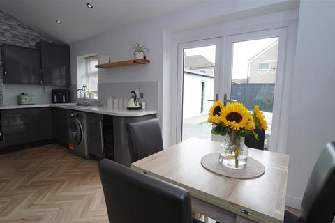 33 Kingsway, Bradford, BD2 1PL