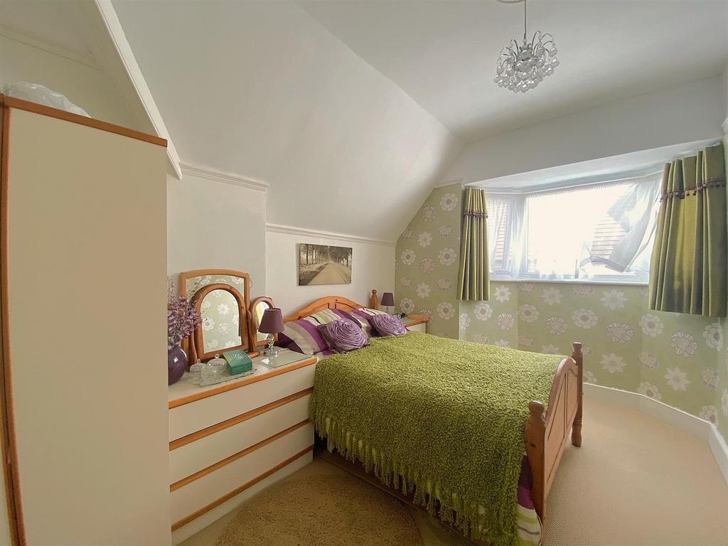 12 Little Common Rd - Bed3.jpg