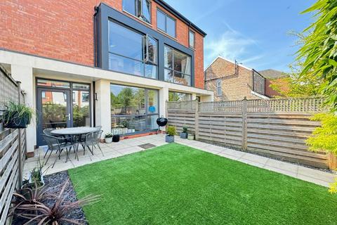 10 Fry Street, Manchester, M16 8PB