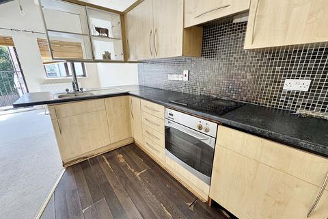 2 bedroom flat for sale, Chapel Street, Tiverton, EX16