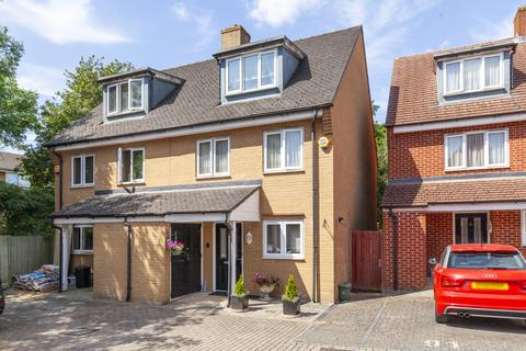 4 bedroom semi-detached house for sale, Albacore Way, Hayes UB3