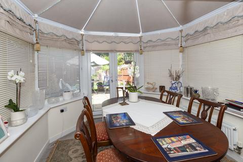 4 bedroom semi-detached house for sale, Albacore Way, Hayes UB3