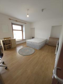 4 bedroom terraced house to rent, Westbury Street, Swansea SA1