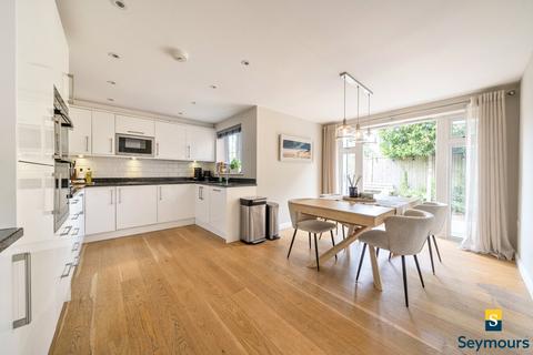 2 Bryant Mews, Shalford, Guildford, GU4 8BH