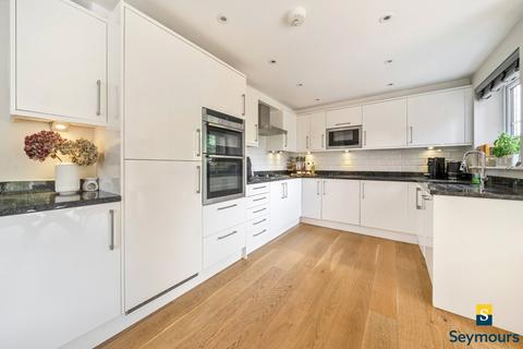 2 Bryant Mews, Shalford, Guildford, GU4 8BH