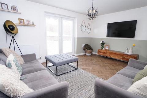 18 Carrier Lane, Bradford, BD2 3FX