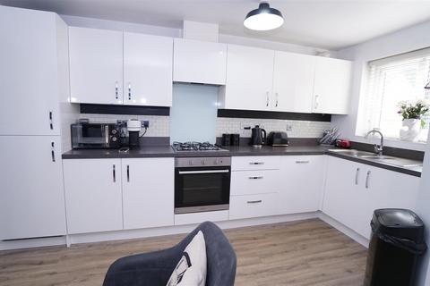 18 Carrier Lane, Bradford, BD2 3FX