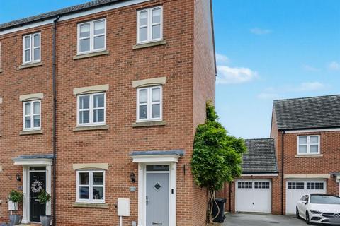 4 bedroom end of terrace house for sale, Cheal Close, Shardlow
