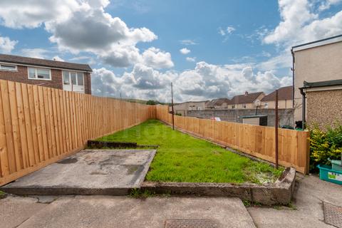 4 bedroom semi-detached house to rent, Lluest, Ystradgynlais, Swansea, SA9 1HU