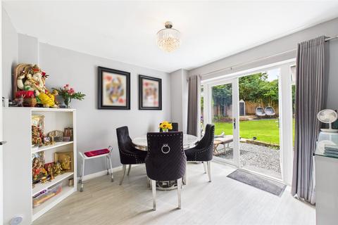 11 Alderbrook Close, Crowthorne, RG45 6DZ