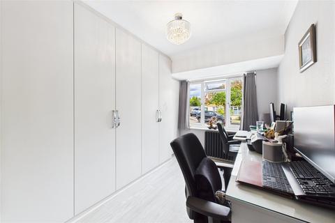11 Alderbrook Close, Crowthorne, RG45 6DZ