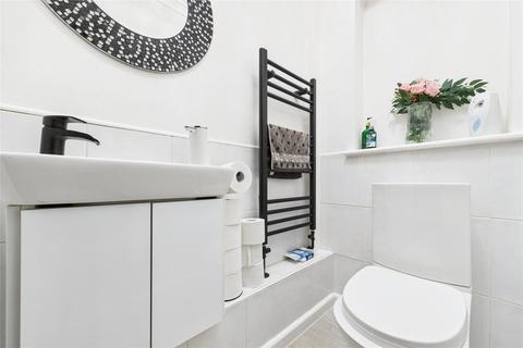 11 Alderbrook Close, Crowthorne, RG45 6DZ