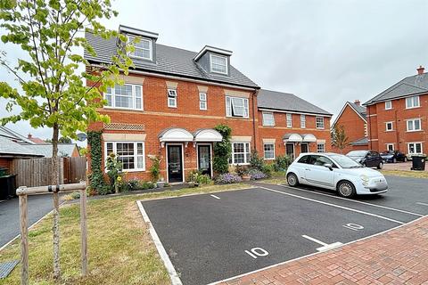 3 bedroom semi-detached house to rent, Wimborne