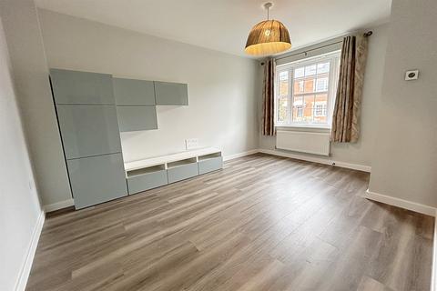 3 bedroom semi-detached house to rent, Wimborne