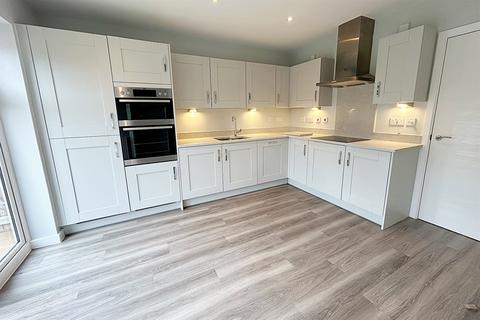 3 bedroom semi-detached house to rent, Wimborne