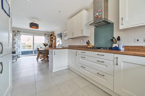 4 bedroom detached house for sale, Hawthorn Grove, Waltham Chase, Southampton, Hampshire, SO32