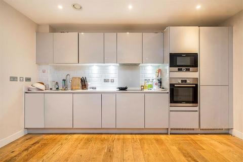 2 bedroom flat for sale, Station Road, London SE13