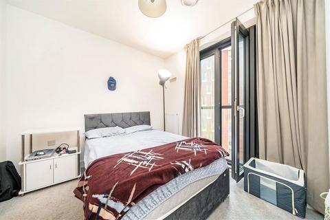 2 bedroom flat for sale, Station Road, London SE13