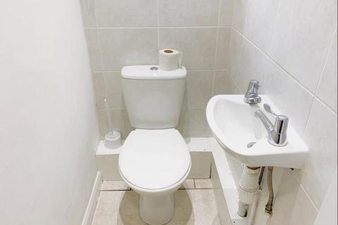 5 bedroom house to rent, Wells House Road, London