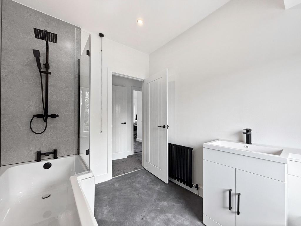Bath/Shower Room