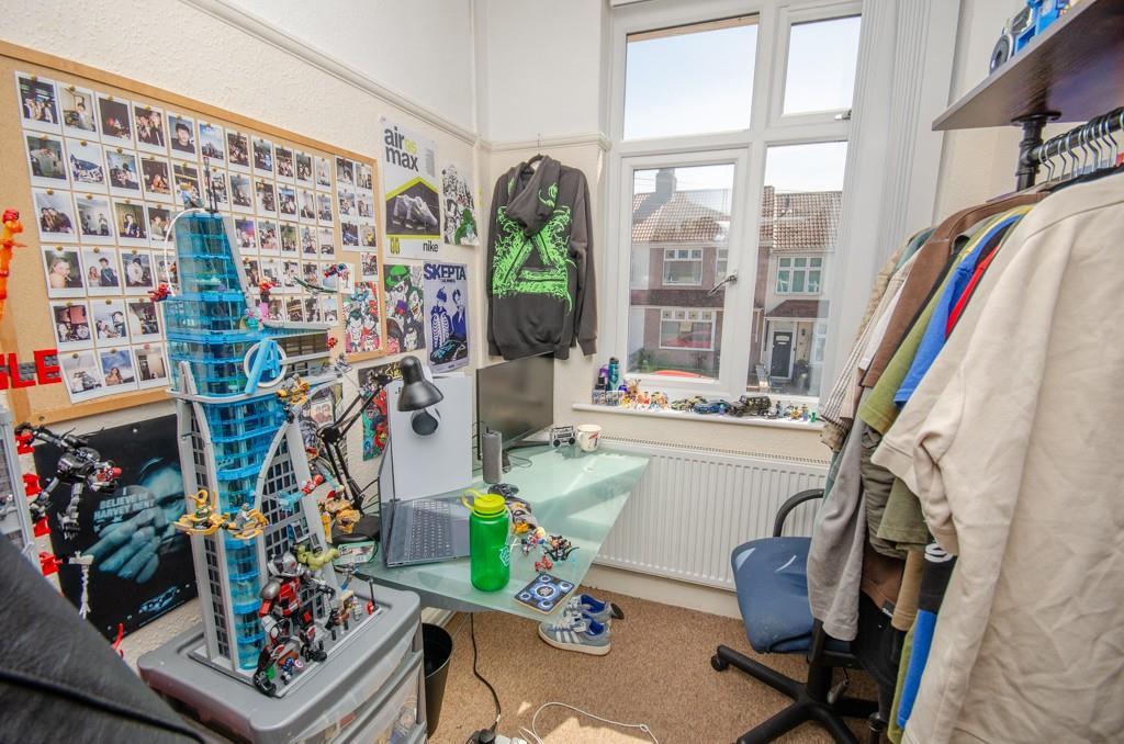 Bedroom 6.jpg