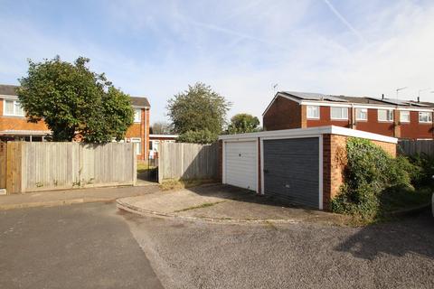 3 bedroom end of terrace house for sale, Kennedy Drive, Reading RG8