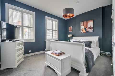 4 bedroom semi-detached house for sale, Waverley Road, Berkshire RG30