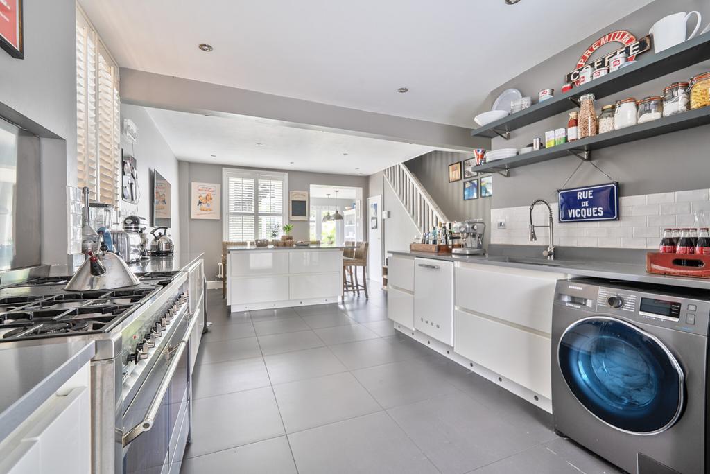 1329412 18 688387...