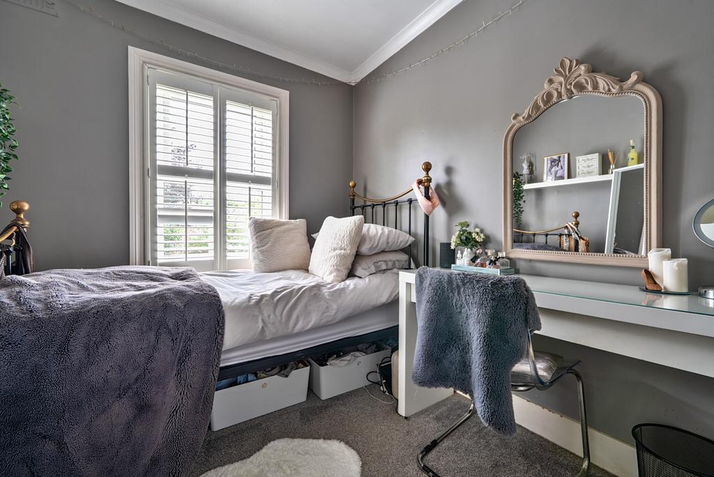 1329412 8 6883863...