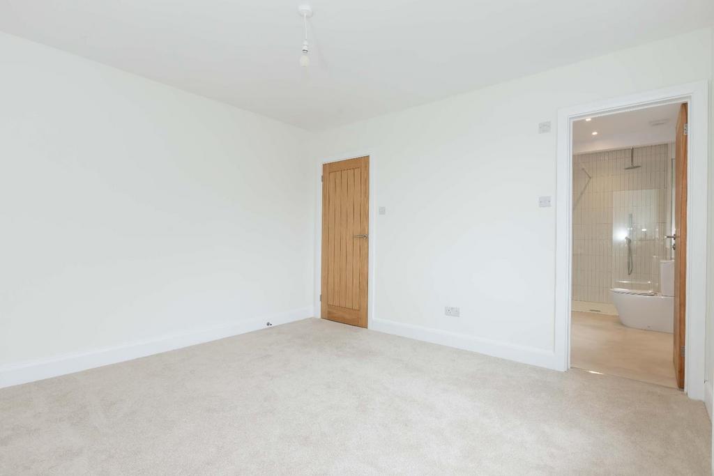 46 Warren Way 1.JPG