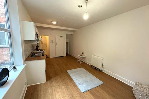 Studio to rent, Hinckley Road, Leicester LE3