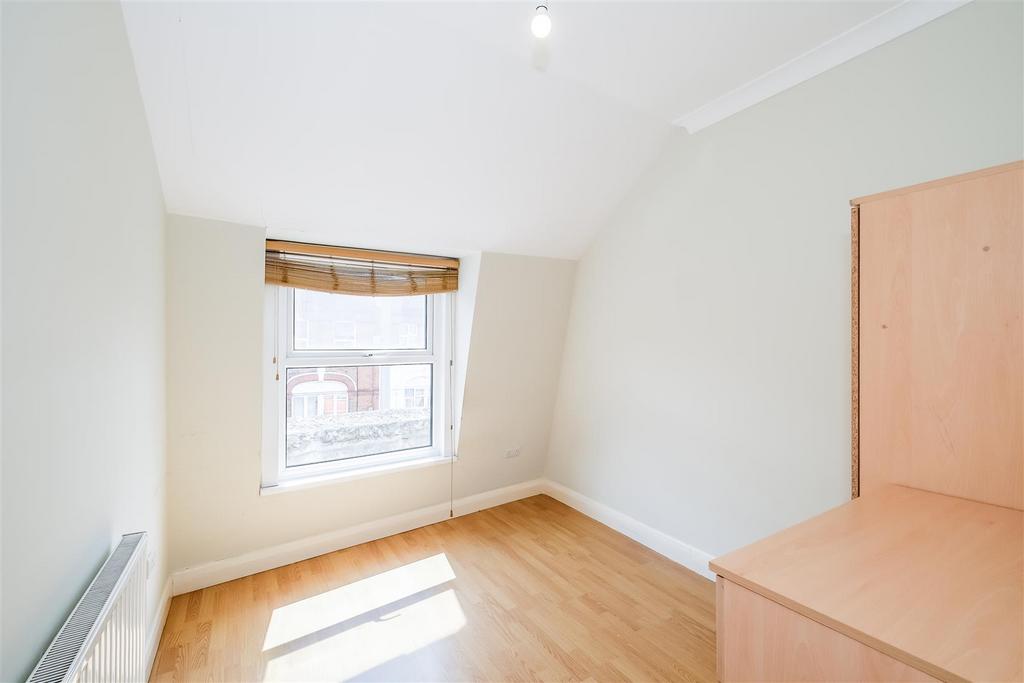 Flat 2 597 lea bridge road-6.jpg