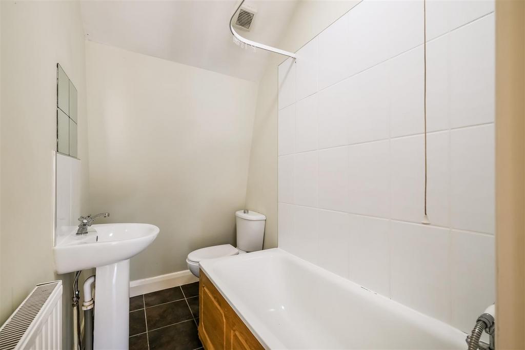 Flat 2 597 lea bridge road-1.jpg