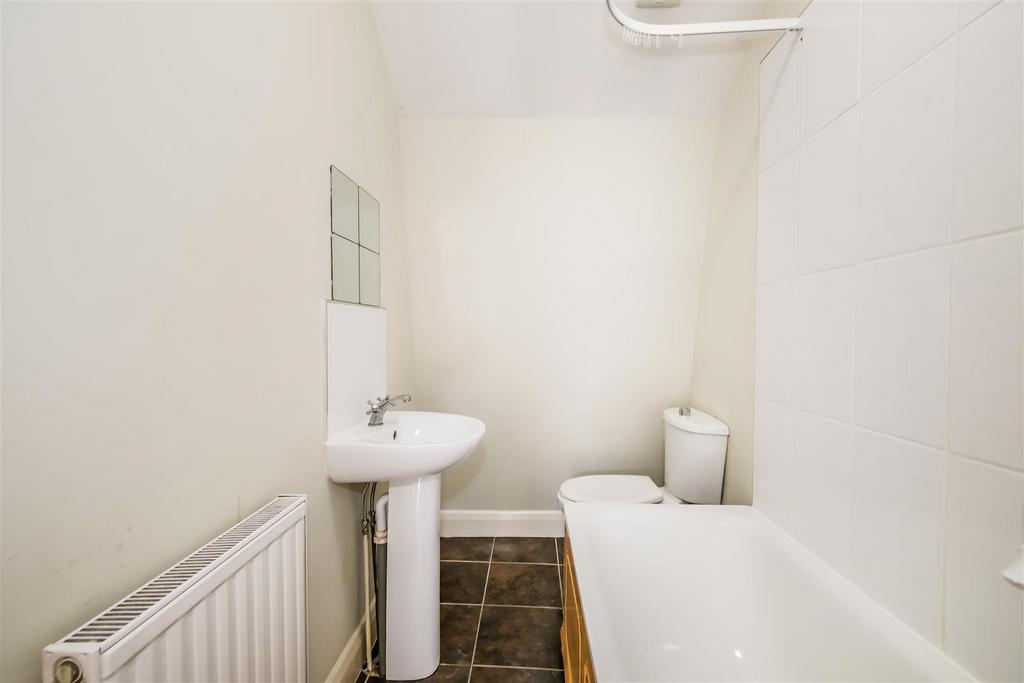 Flat 2 597 lea bridge road-2.jpg