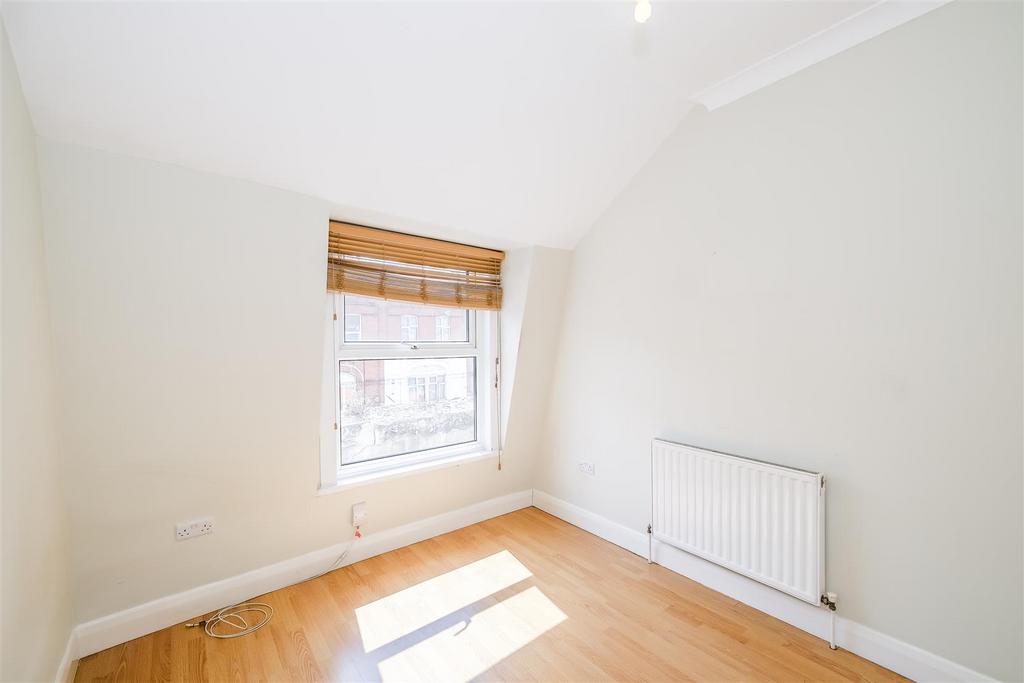 Flat 2 597 lea bridge road-9.jpg