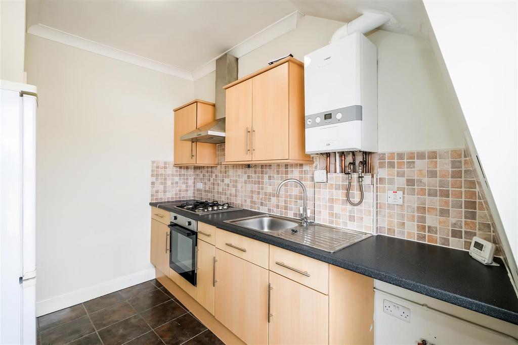 Flat 2 597 lea bridge road-5.jpg
